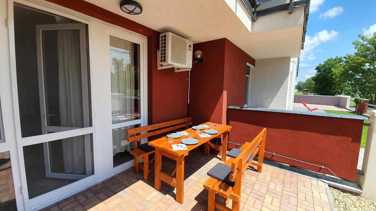 Aqua Apartman Tiszaújváros Dış mekan fotoğraf